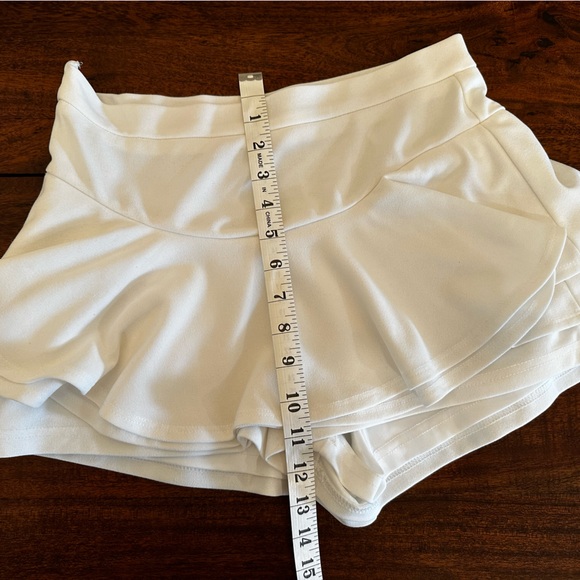 Shrub Mod White Ruffle Skork - Picture 3 of 6